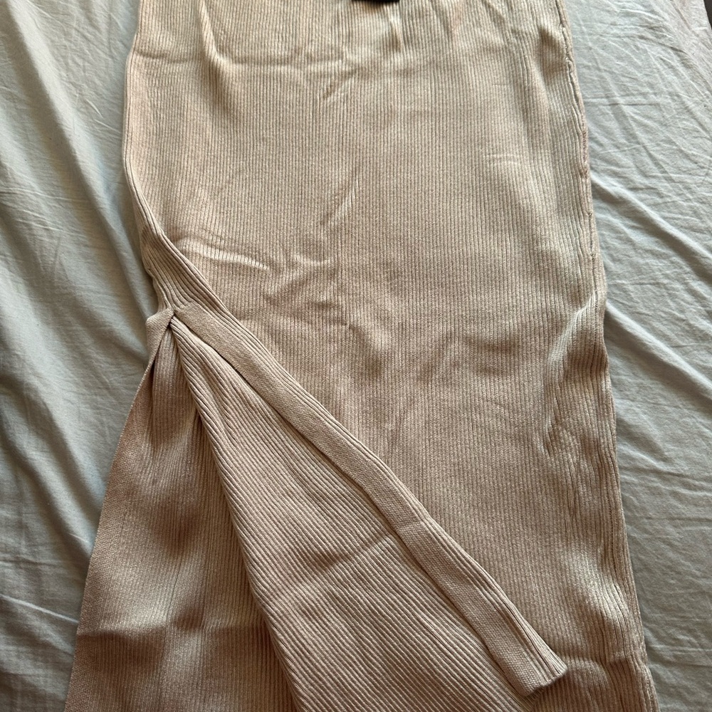 Chic Beige Ribbed Pencil Skirt
